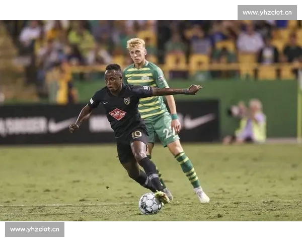 高清足球赛事直播APP下载指南畅享全球赛场精彩即时比分数据分析权威解说 - 副本 (93) - 副本 - 副本 - 副本 - 副本 - 副本